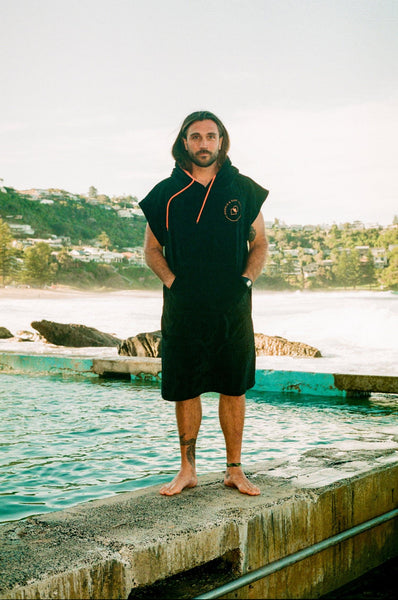 Load image into Gallery viewer, M&S Hooded Surf Towel - Wetsuit Changing Poncho - Velvet / Terry Cotton - Models and Surf
 Load image into Gallery viewer, M&S Hooded Surf Towel - Wetsuit Changing Poncho - Velvet / Terry Cotton - Models and Surf