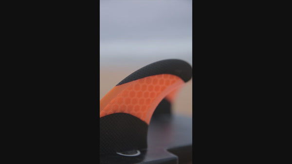 Load and play video in Gallery viewer, Compatible FCS fins thruster bondi beach | models and surf
