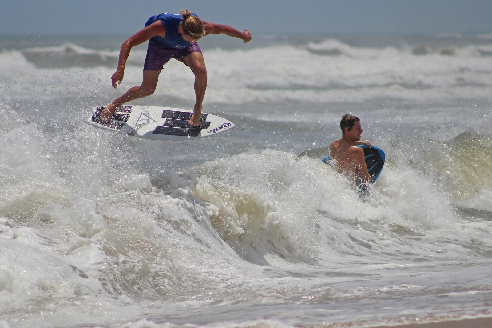 paddle the wave models and surf